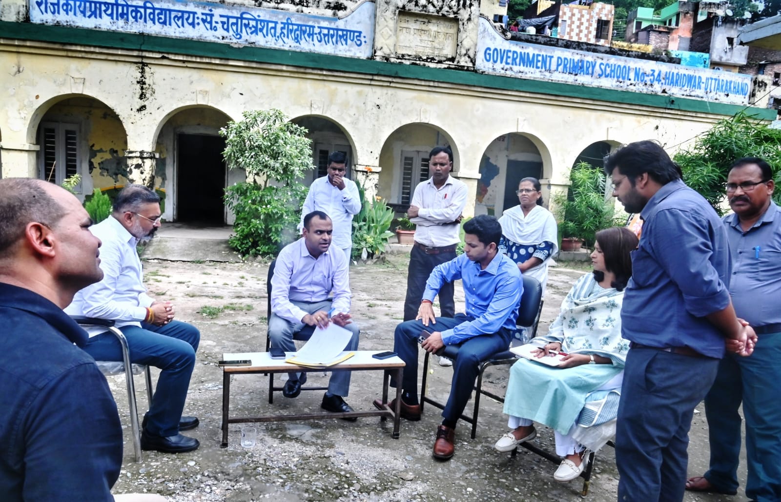 डीएम दीक्षित ने  किया  रा०प्रा०वि० अपर रोड नं34 एवं नं41 का औचक निरीक्षण